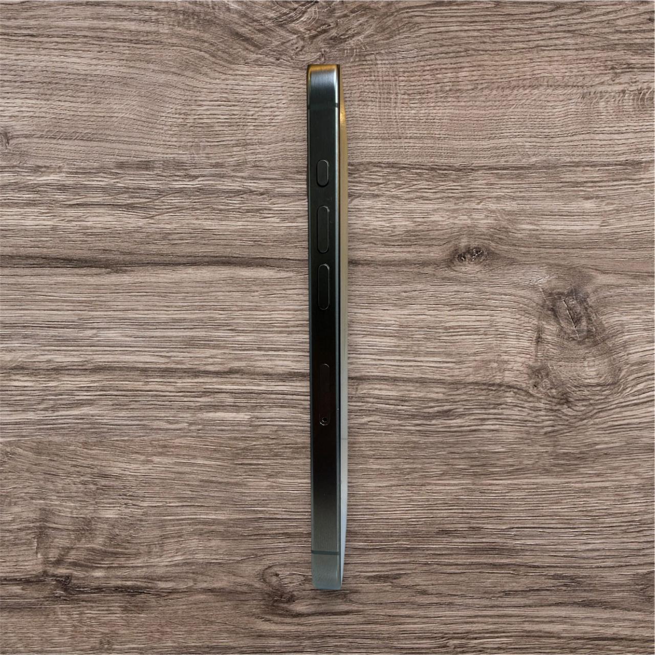 Apple iPhone 15 Pro Uasd (256 GB) - Natural Titanium
