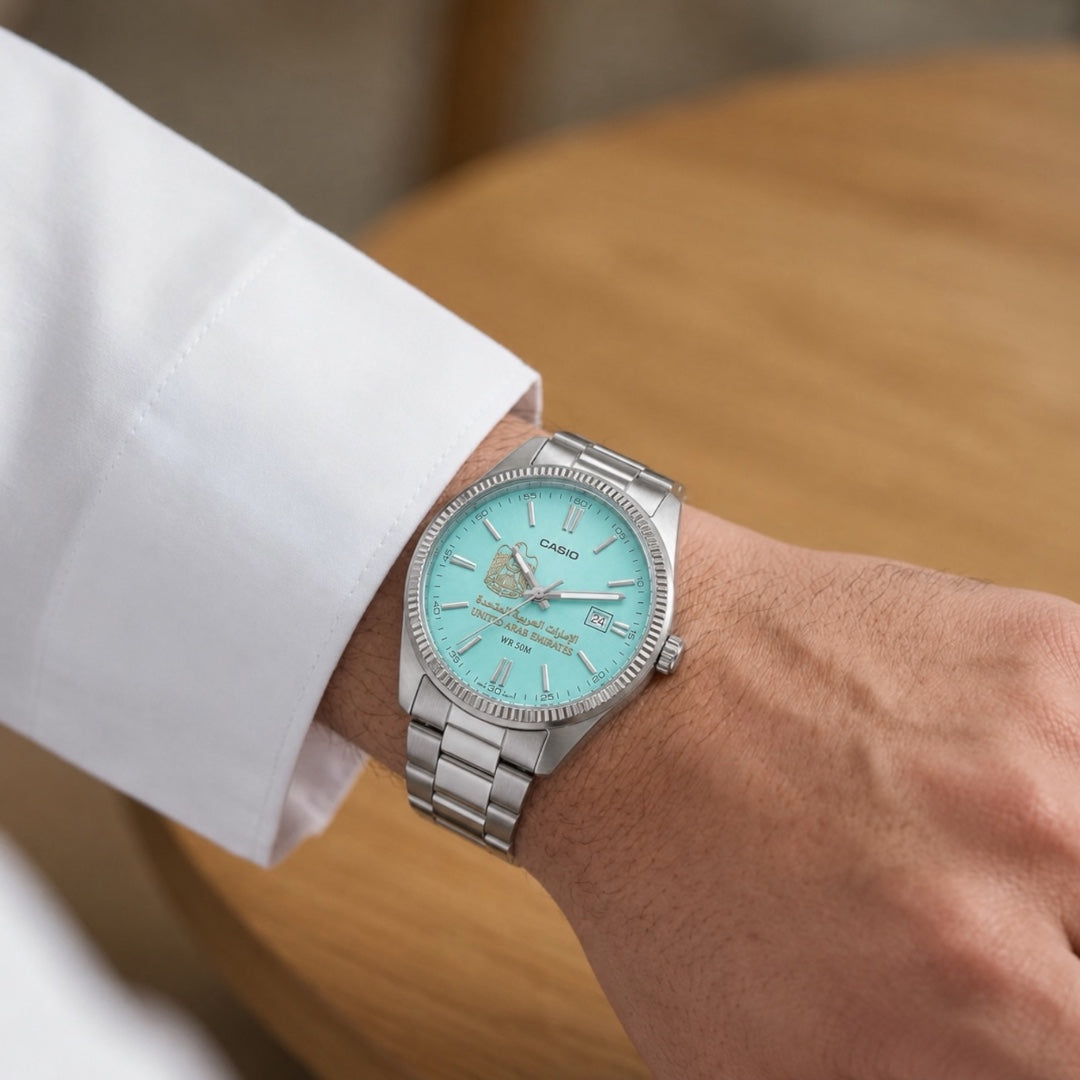 كاسيو رويال سلفر – مينا تركواز | تصميم الإمارات
Casio Royal Silver – Turquoise Dial | UAE Design