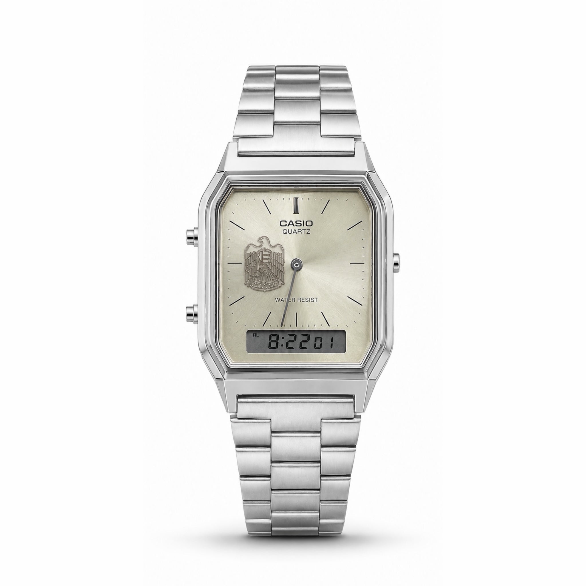 كاسيو كلاسيك سلفر – مينا Light Champagne | تصميم شعار الإمارات
Casio Classic Silver – Light Champagne Dial | UAE Emblem Edition