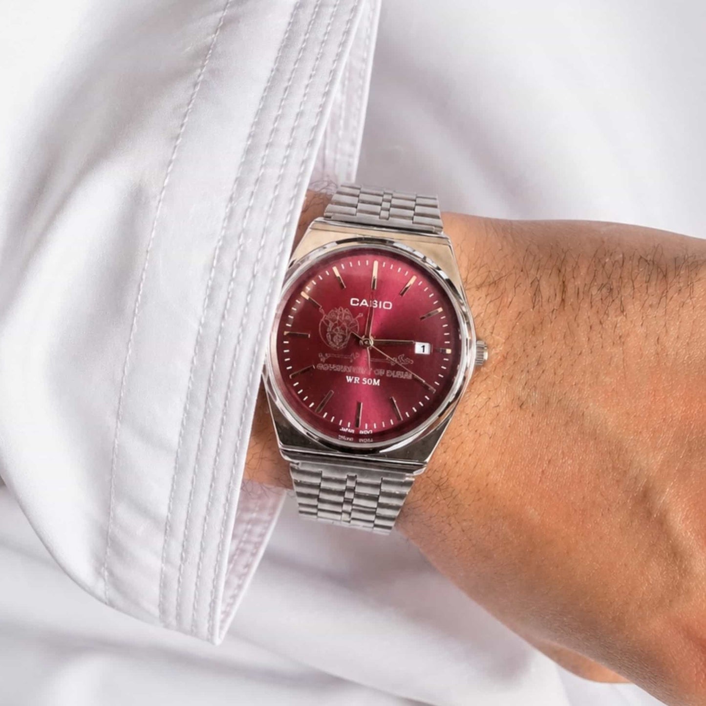 كاسيو سلفر – مينا عنابي | إصدار دبيCasio Silver – Burgundy Dial | Dubai Edition