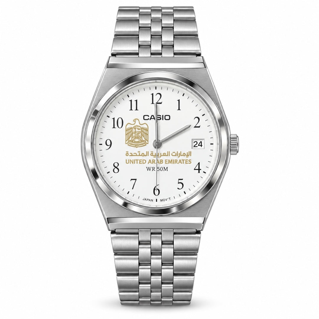 كاسيو كلاسيك سلفر – مينا أبيض بأرقام | إصدار الإمارات
Casio Classic Silver – White Number Dial | UAE Edition
