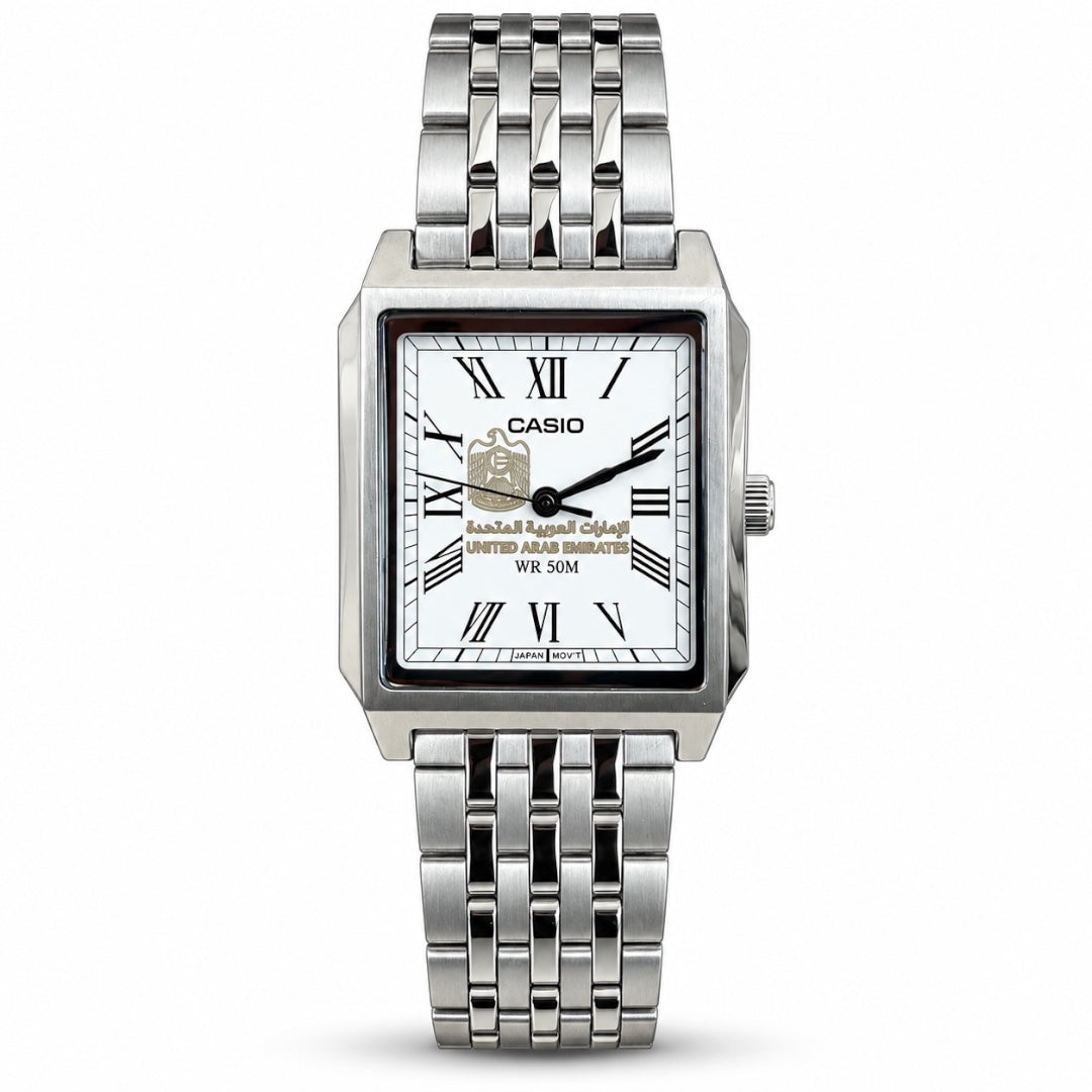 كاسيو رويال سكوير سلفر – مينا أبيض | تصميم الإمارات
Casio Royal Square Silver – White Dial | UAE Edition