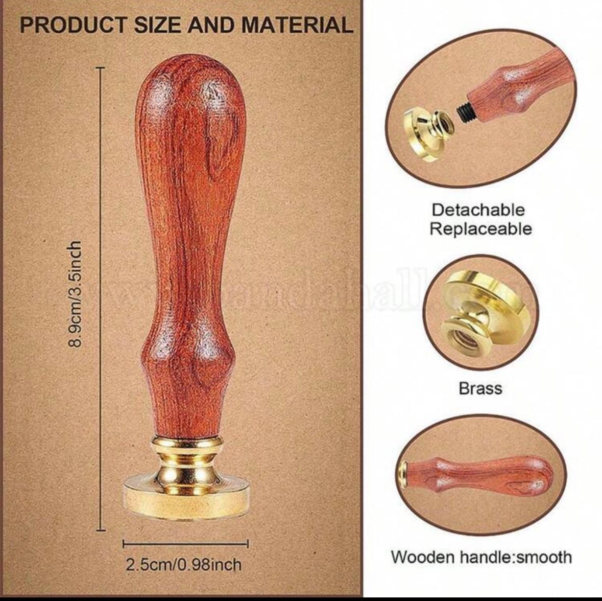 ختم شمع مخصص بالأحرف – مقبض خشبي أنيق | Wax Seal Stamp بحجم 2.5 سم